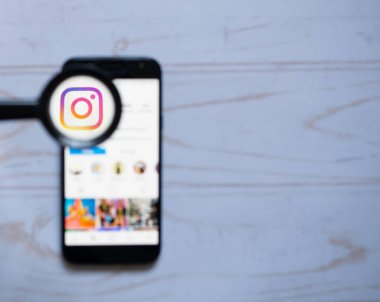Nizhyn, Ukrayna/ 16-16-2019: Ekranda Instagram uygulaması simgesi 