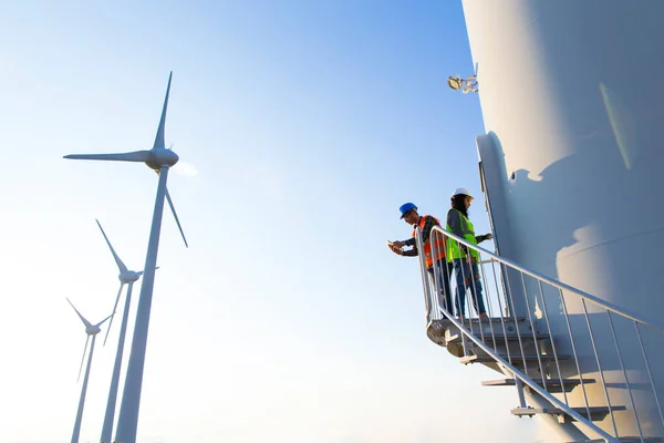 Ingenieros Que Trabajan Aerogeneradores Parques Eólicos — Foto de Stock