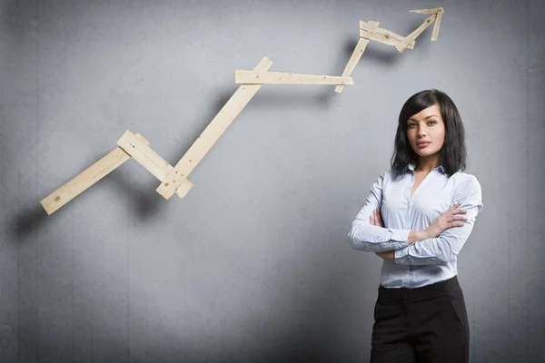 Concepto Perspectivas Negocio Positivas Mujer Negocios Confiada Sonriente Frente Gráfico — Foto de Stock