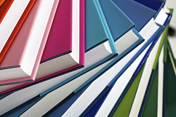 Close-up de pilha espiral de livros — Fotografia de Stock