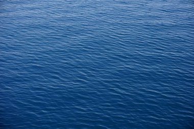 mavi deniz yüzeyi hava görüntüsü