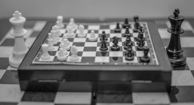 Her satranççı onun oyuncu olduğundan emin....