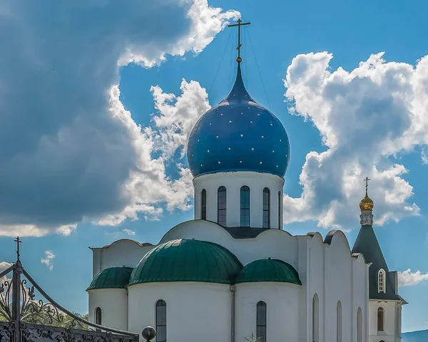 Cúpula Igreja Contra Céu — Fotografia de Stock