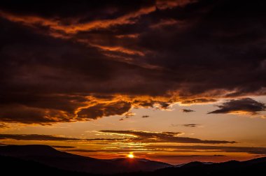 Karpatlarda güzel gün batımı