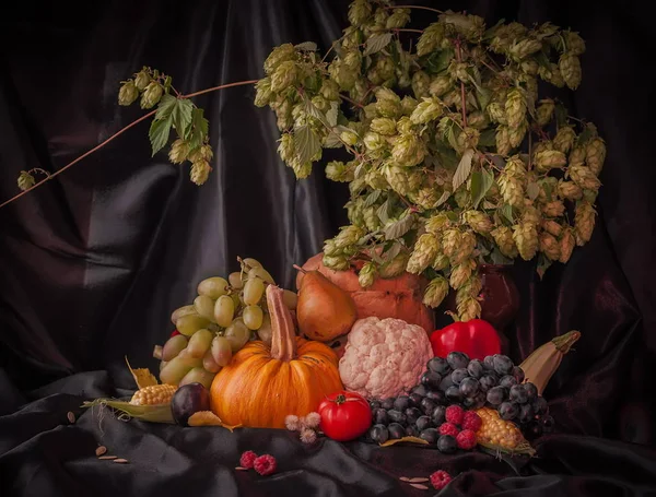 Stillleben Mit Herbstlichen Geschenken Der Natur — Stockfoto