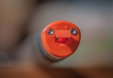 Yanımızda yaşıyorlar.