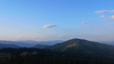 Bir fırtına sonra Misty Carpathians
