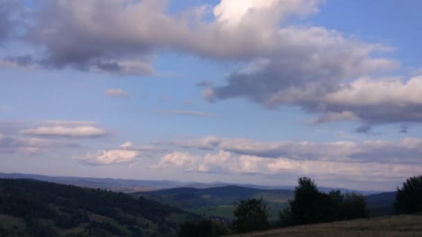 Tiempo Vueltas Paisaje Verano Montañas Los Cárpatos — Vídeo de stock