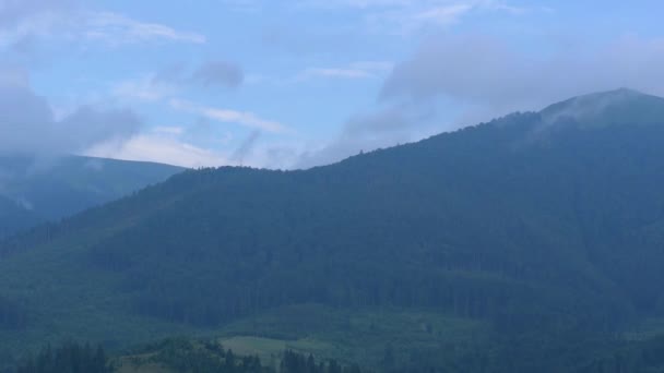 夏日喀尔巴鄂山脉的延时景观 — 图库视频影像