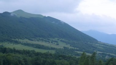 Yaz aylarında Karpat Dağları Timelapse Manzaralar