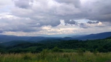 Yaz aylarında Karpat Dağları Timelapse Manzaralar