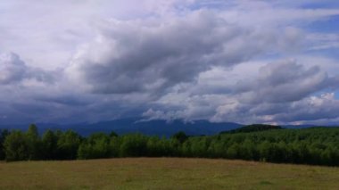 Yaz aylarında Karpat Dağları Timelapse Manzaralar