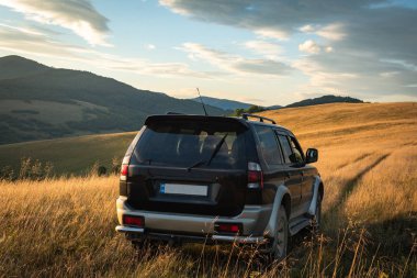 Suv yaz aylarında Karpatlar seyahat