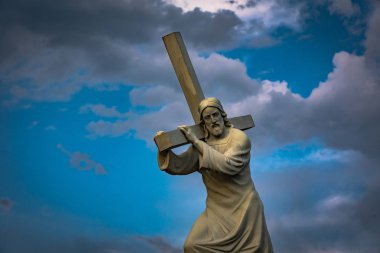 Mesih ve Havariler Anıtı