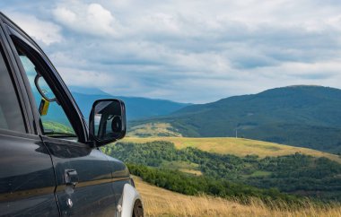 Suv yaz aylarında Karpatlar seyahat