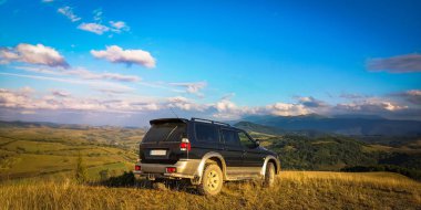 Suv yaz aylarında Karpatlar seyahat