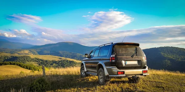 Suv yaz aylarında Karpatlar seyahat