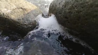 Yaz aylarında dağ nehir suyu