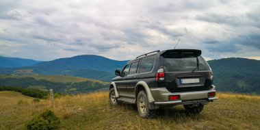 Suv yaz aylarında Karpatlar seyahat