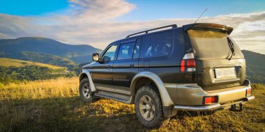 Suv yaz aylarında Karpatlar seyahat