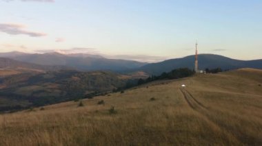 Suv yaz aylarında Karpatlar seyahat