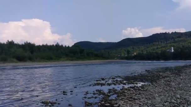 Mountain River Vatten Sommaren — Stockvideo