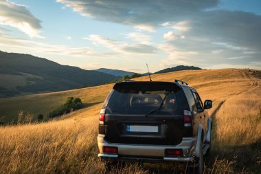 Suv yaz aylarında Karpatlar seyahat