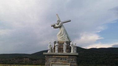 Mesih ve Havariler Anıtı