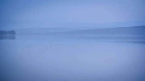 Paisagem Chamada Num Nevoeiro Sem Fim — Fotografia de Stock