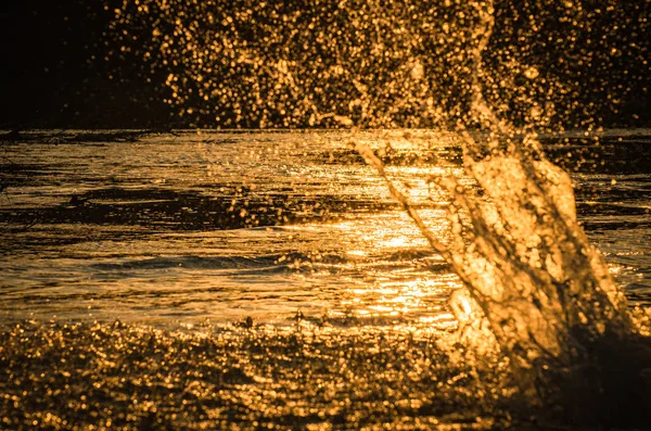 Gebirgsfluss Bei Sonnenuntergang — Stockfoto
