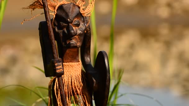 Figurine Ancien Guerrier Dans Nature — Video