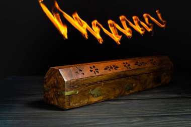 Natürmort tütsü ateşi denir