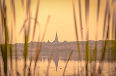 Cennet ve su arasında denilen manzara 