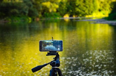 Manzara nehir yanında denir 