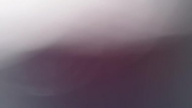 Nehrin arka planında kucaklayan sembolik kalp