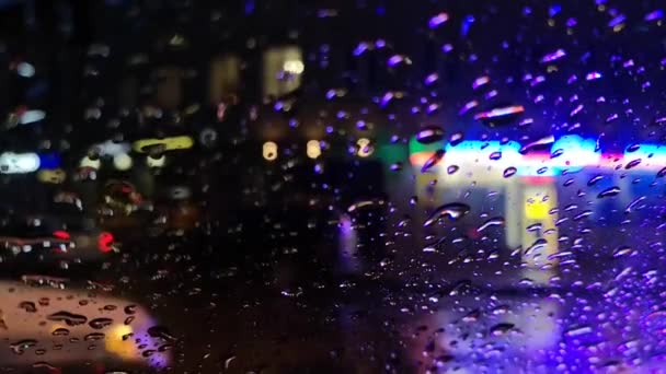夜城在雨中的景观 — 图库视频影像
