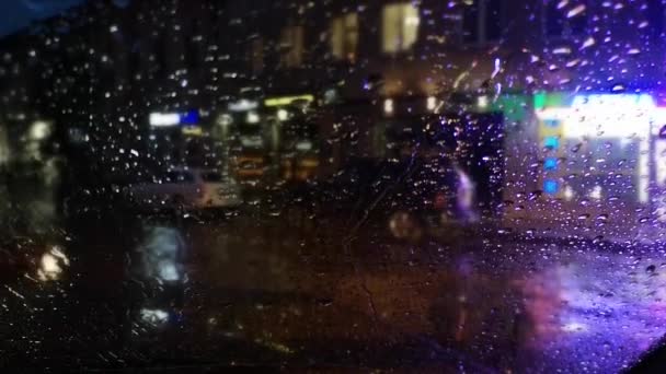 Paisajes Ciudad Nocturna Bajo Lluvia — Vídeo de stock