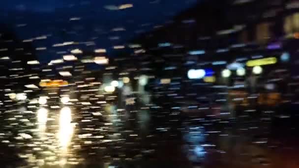 Paisajes Ciudad Nocturna Bajo Lluvia — Vídeo de stock