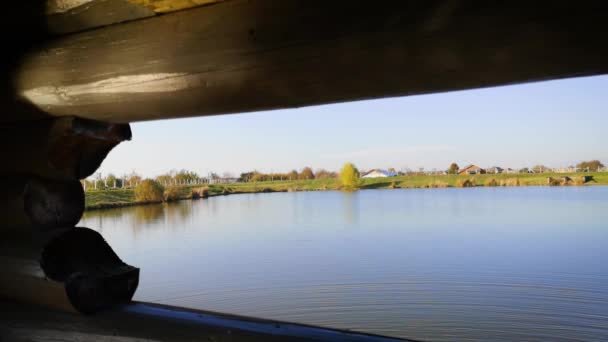 Vista Del Lago Desde Interior Del Edificio — Vídeos de Stock