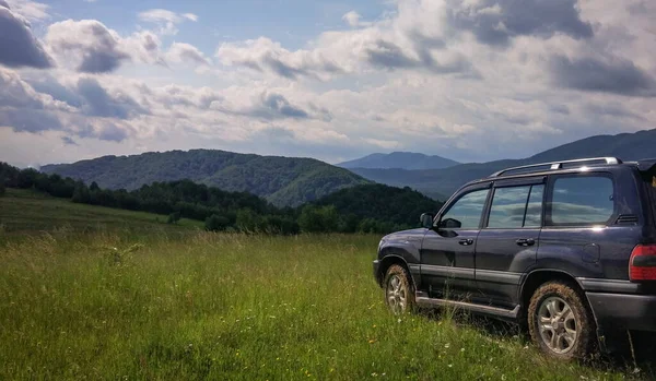 Suv Viaja Verano Cárpatos —  Fotos de Stock