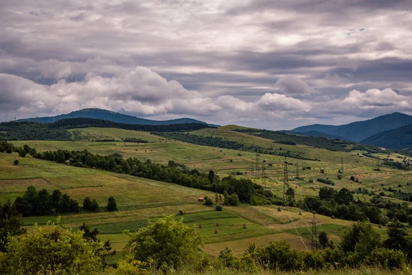 Paisaje Tormenta Verano Con Vistas Cordillera Borzhava Los Cárpatos — Foto de Stock