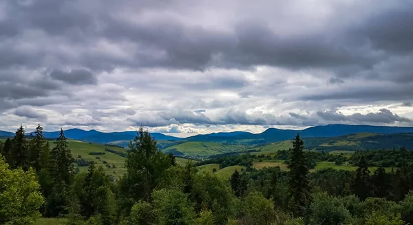 Zomer Onweer Landschap Met Uitzicht Bergketen Borzhava Karpaten — Stockfoto
