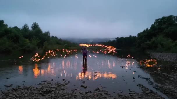 Desenho Pelo Fogo Noite — Vídeo de Stock