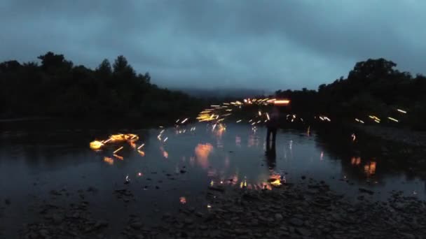 Desenho Pelo Fogo Noite — Vídeo de Stock