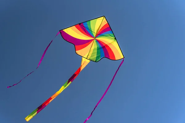 Pipa Voando Nas Montanhas Verão — Fotografia de Stock