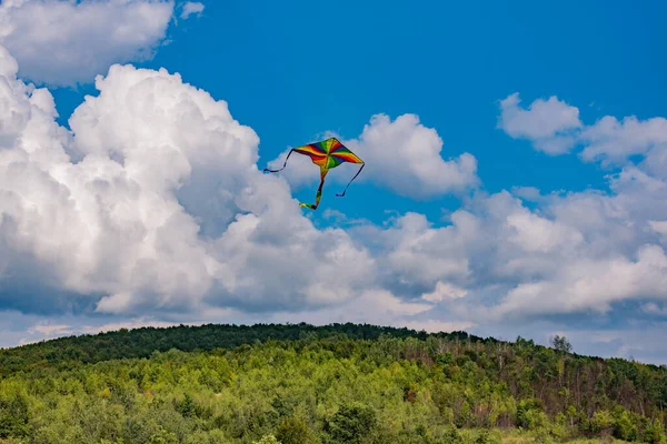Kite Flying Summer Mountains — Stock Photo, Image