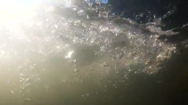 Bergrivier Onder Water Schieten — Stockvideo