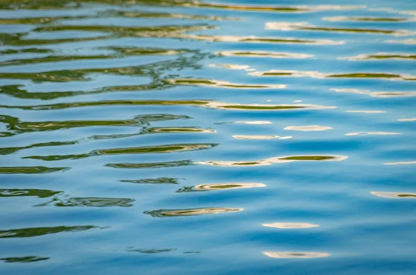 Prachtige Golven Van Doorzichtig Water Van Een Berg Rivier — Stockfoto