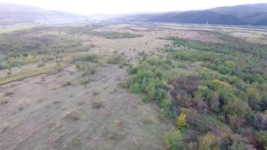 Gün batımında Karpatlar 'da kırsal bölgelerin hava fotoğrafları.
