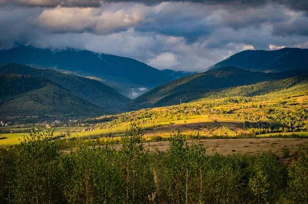 Peisajul Toamnă Zonelor Rurale Din Carpați Apusul Soarelui — Fotografie, imagine de stoc